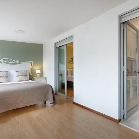 Retreat With Balcony Espinho (Aveiro)