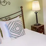 Retreat With Balcony * Espinho (Aveiro)