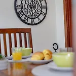 Апартаменты Retreat With Balcony