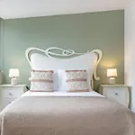 Апартаменты Retreat With Balcony Эшпинью