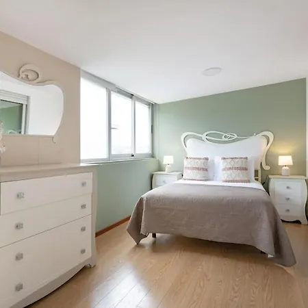 Apartment Retreat With Balcony Espinho (Aveiro)