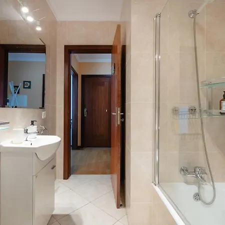 Espinho Retreat With Balcony