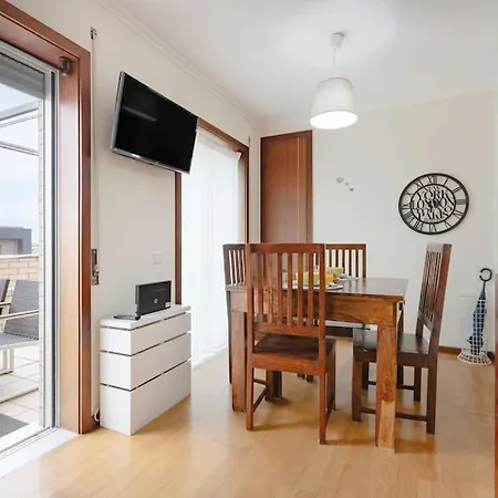 Apartment Espinho Retreat With Balcony *
