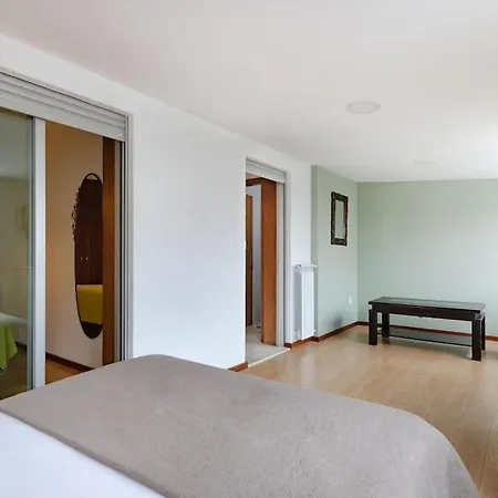 Apartment Espinho Retreat With Balcony *