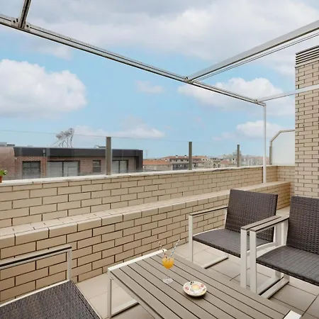 Retreat With Balcony