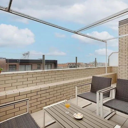 Retreat With Balcony *