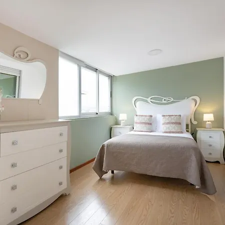 Retreat With Balcony شقة إسبِنو