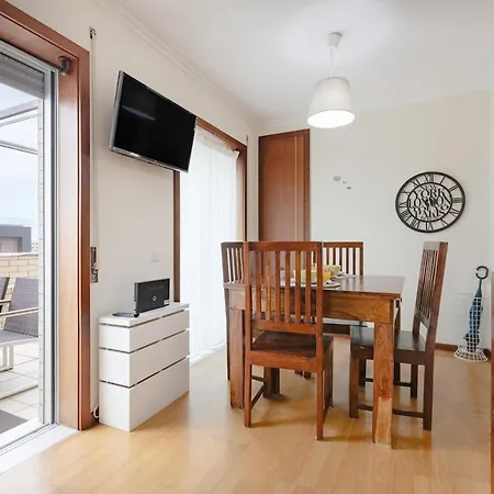 Retreat With Balcony * Espinho (Aveiro)