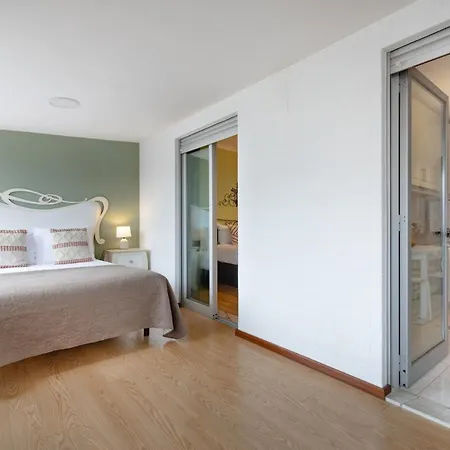Retreat With Balcony