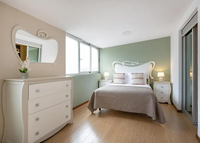 Retreat With Balcony *