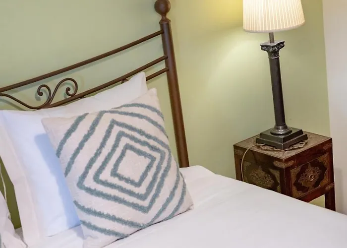 Retreat With Balcony * Espinho (Aveiro)