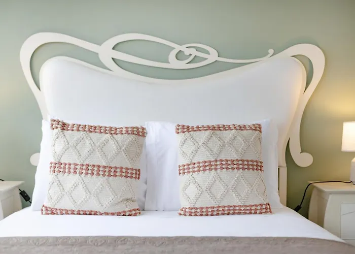 Retreat With Balcony